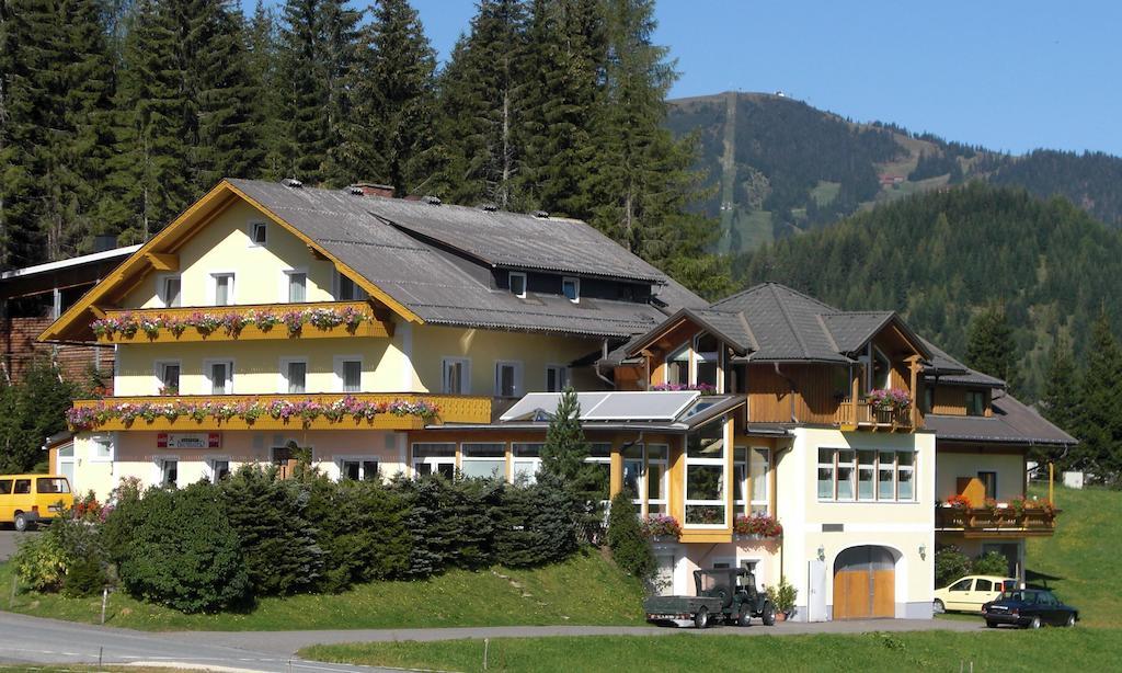 Hotel Gasthof Buchbauer Бад Санкт Лионхард им Лавантал Екстериор снимка